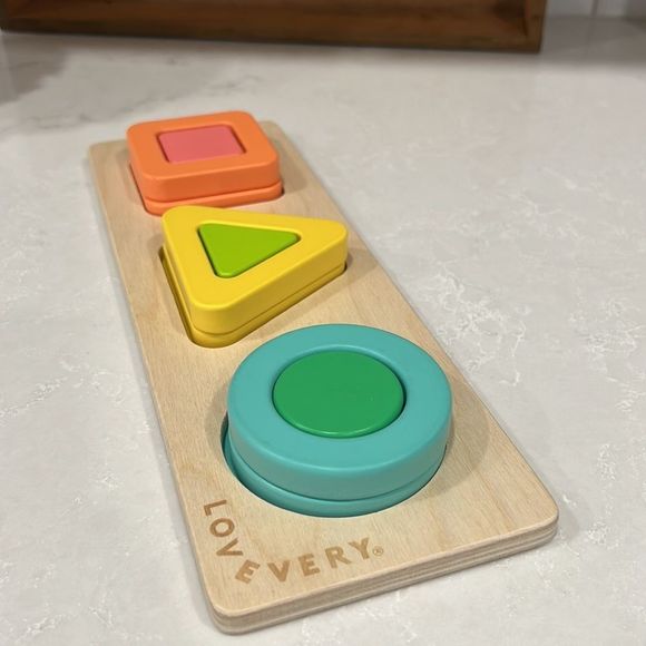 LOVEVERY Geo Shapes Puzzle - Picture 4 of 5